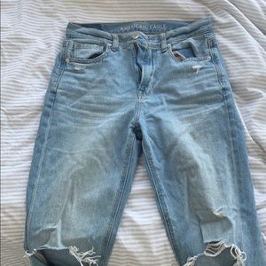 American Eagle Distressed Knee Mom Jean